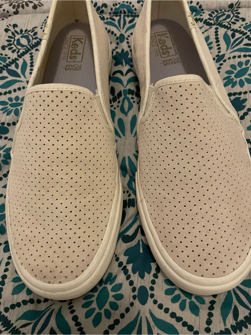 Keds Women's Slip-On Perforated Casual Sneakers in Cream sz 9 - Picture 5 of 9